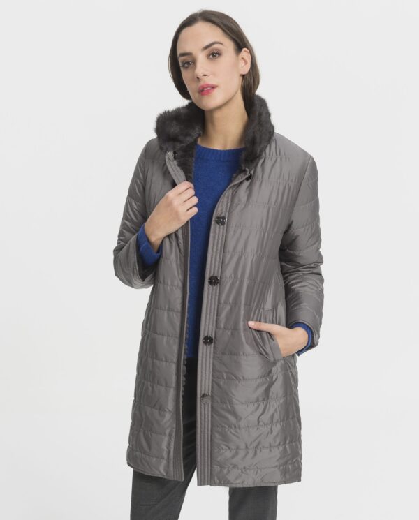 Abrigo gabardina de visón reversible de color gris marca Swarz