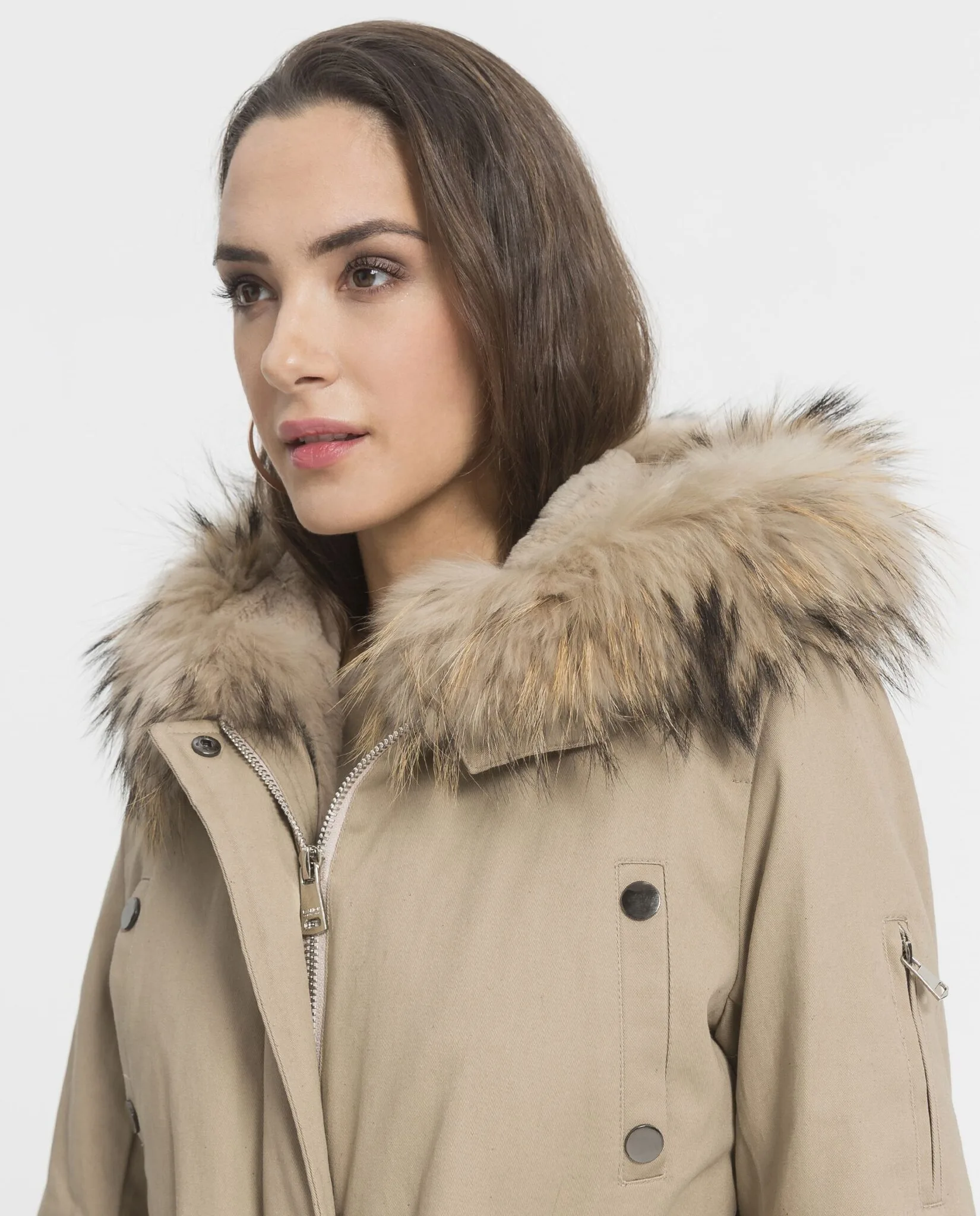 Parka de mujer Swarz beige con forro de conejo y capucha