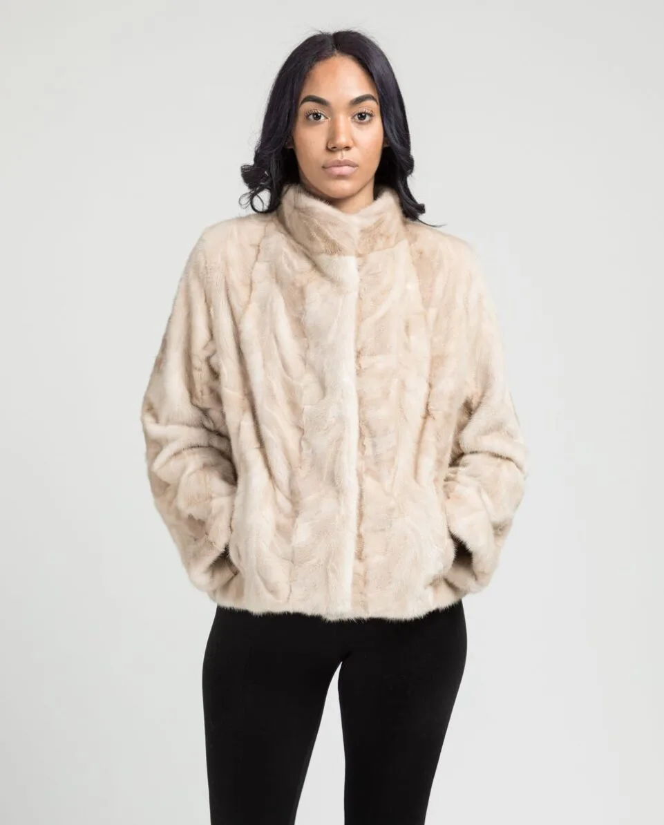 Chaqueta beige palomino de pelo de visón con cuello levantado marca De la Roca
