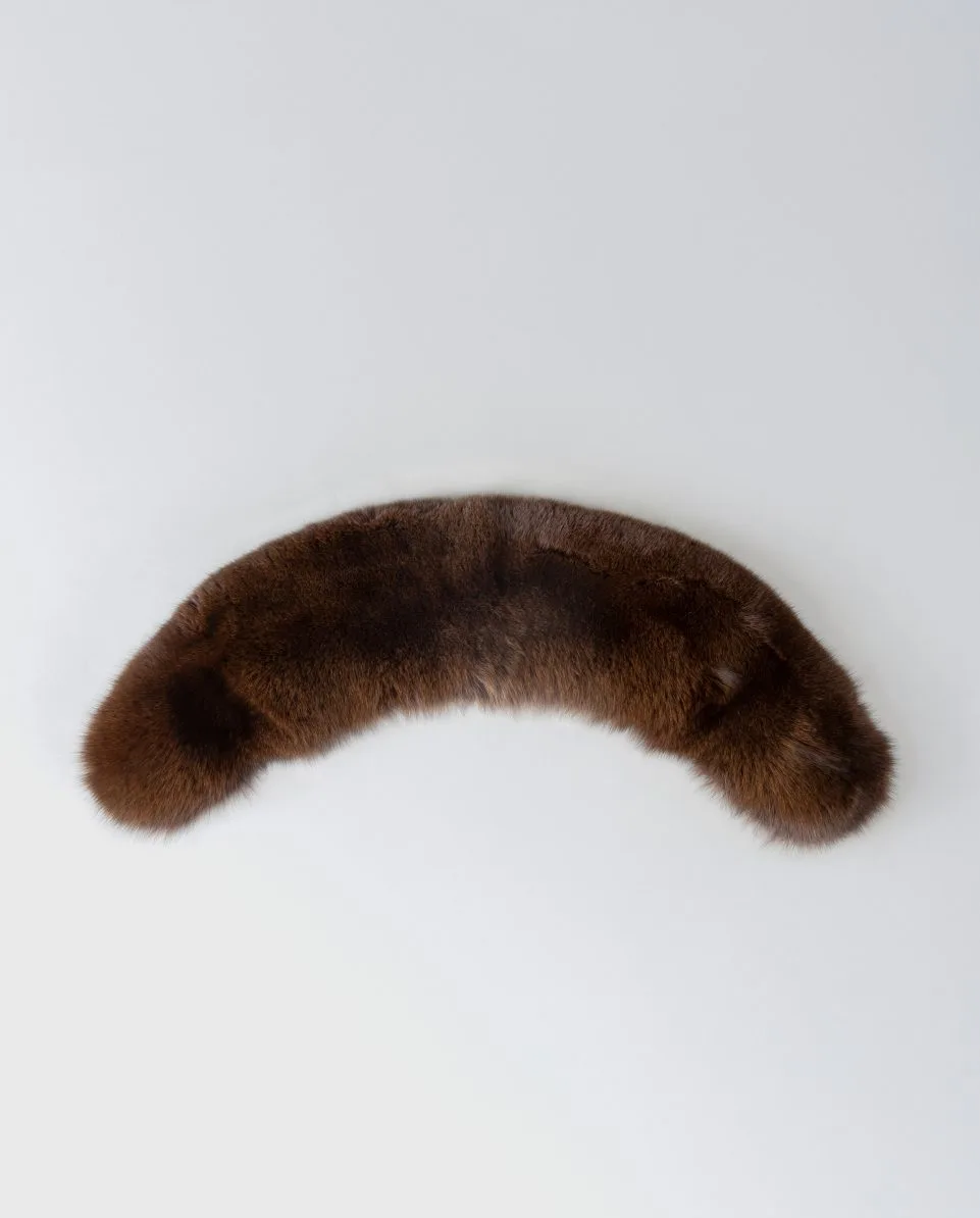 Estola de pelo de zorro en color marrón oscuro - Imagen 3