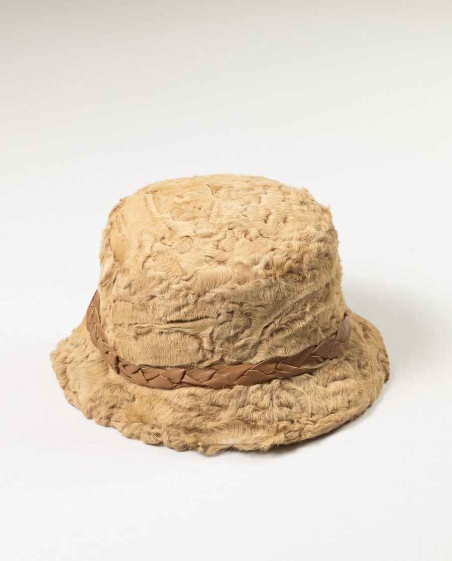 Sombrero de mujer de pelo de astracán beige