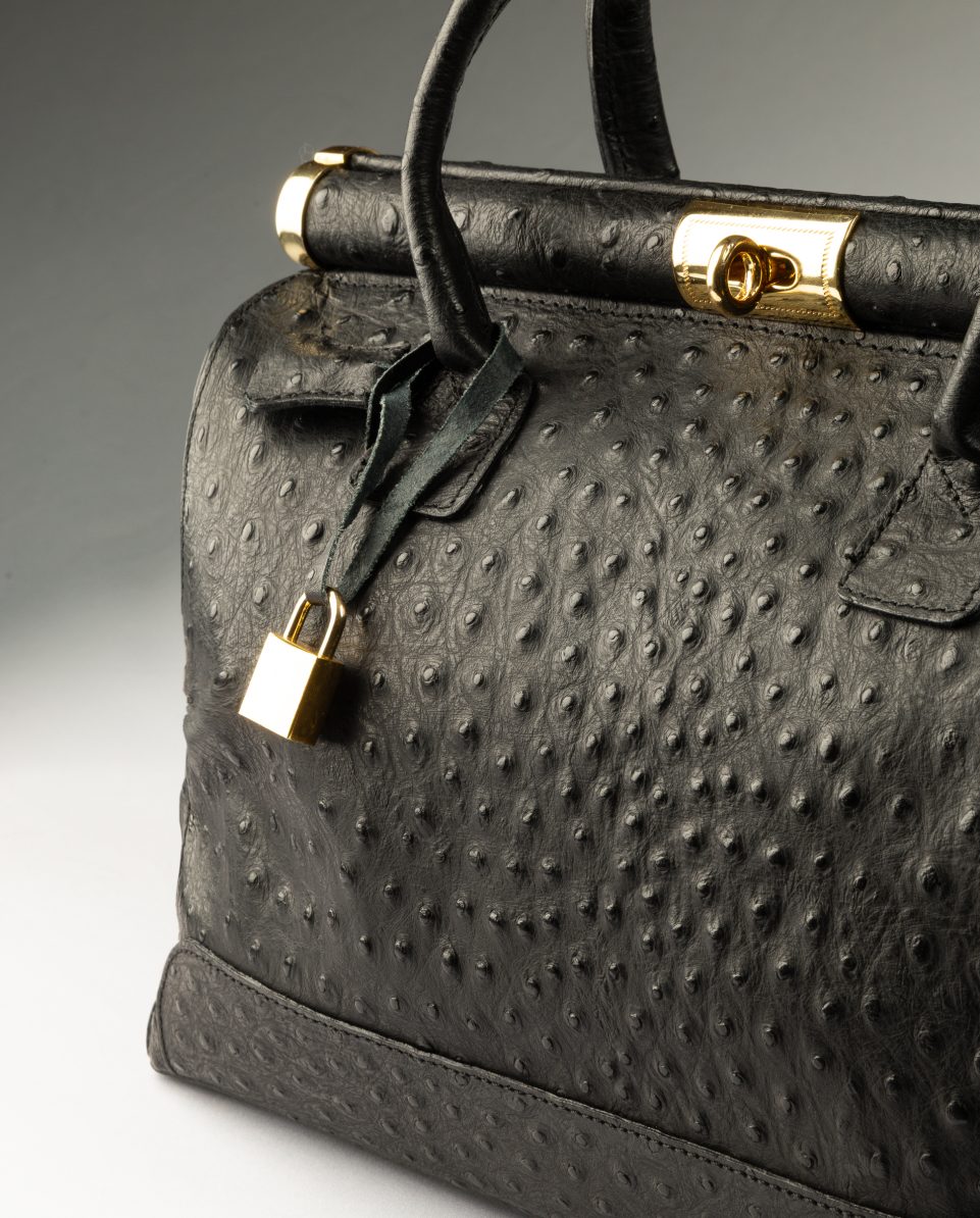 Bolso Kelly grande con asas redondas en color negro - Imagen 2