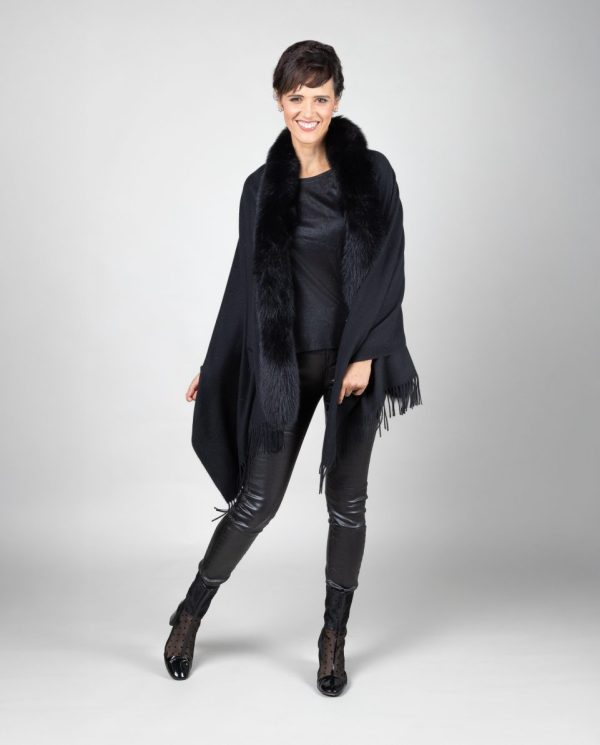 Capa de mujer de lana con ribete de zorro
