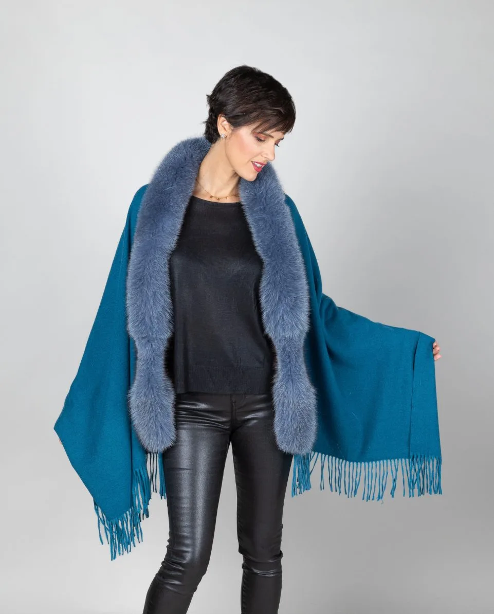 Capa de mujer de lana con ribete de zorro