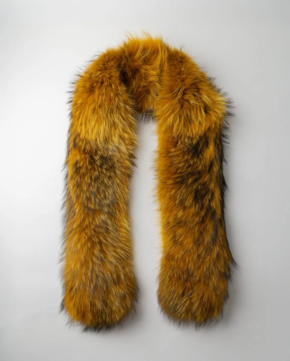 Estola de pelo de marmota finlandesa en color amarillo
