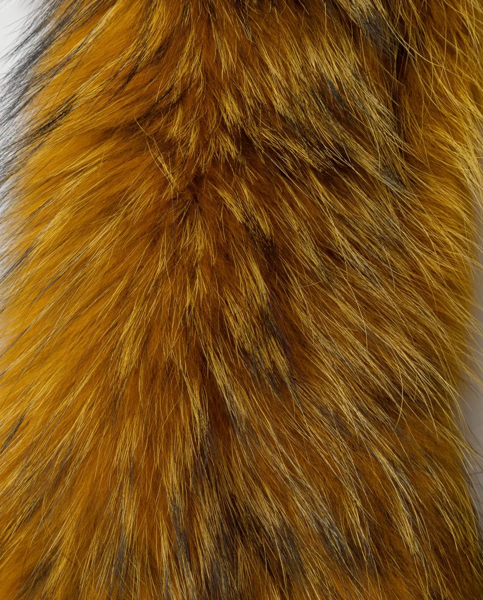 Estola de pelo de marmota finlandesa en color amarillo - Imagen 2
