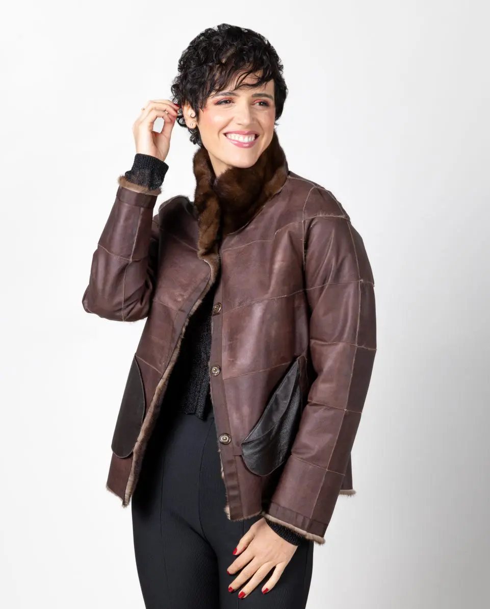 Chaqueta de visón napado reversible en color marrón - Imagen 2