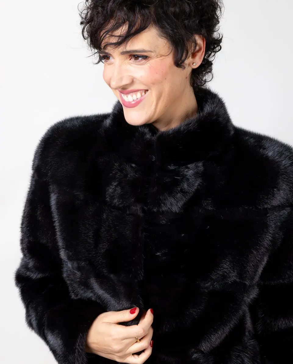 Chaqueta de visón diamante negro con inserciones al tono - Imagen 5