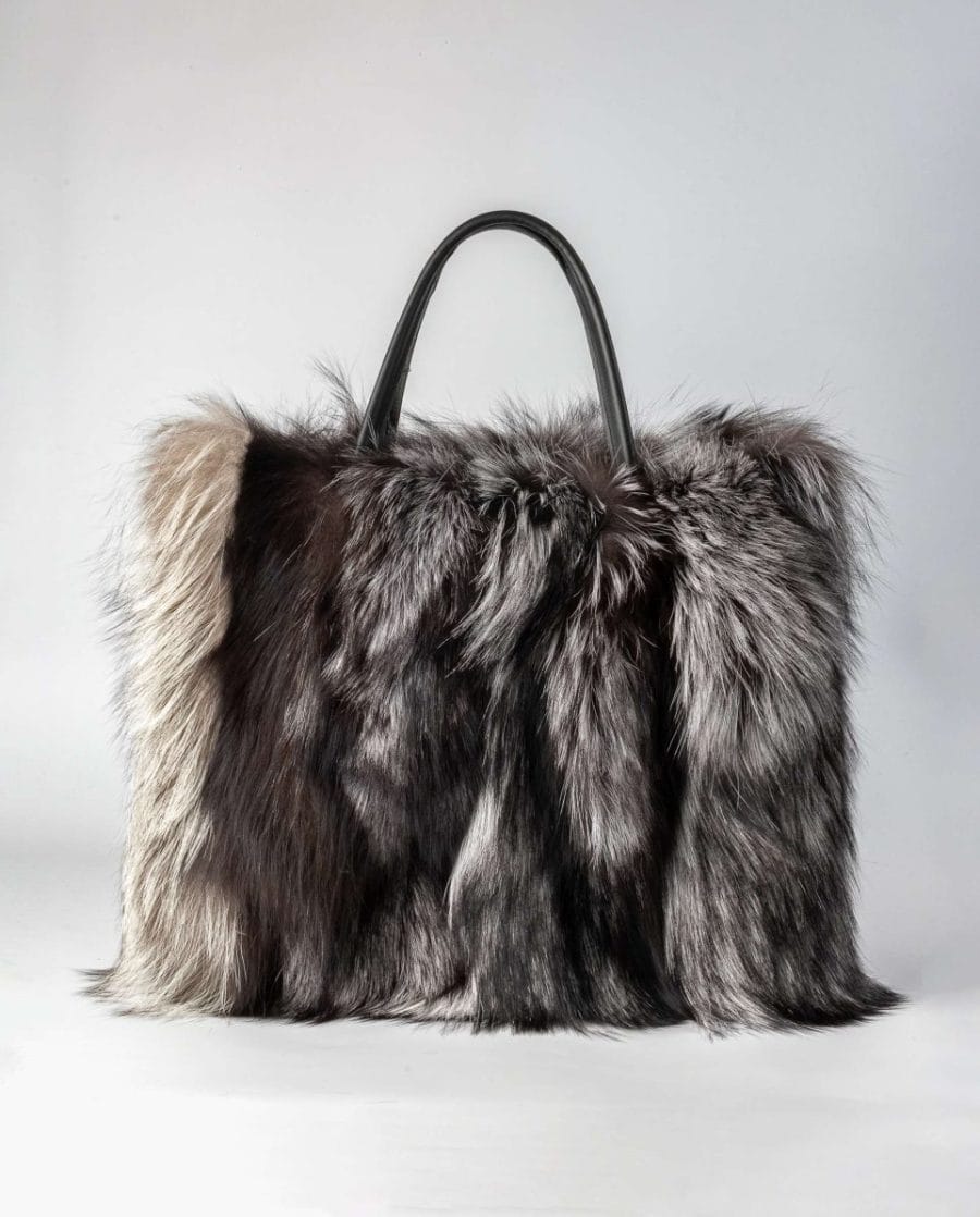 Bolso de pelo de zorro y napa con asa bandolera