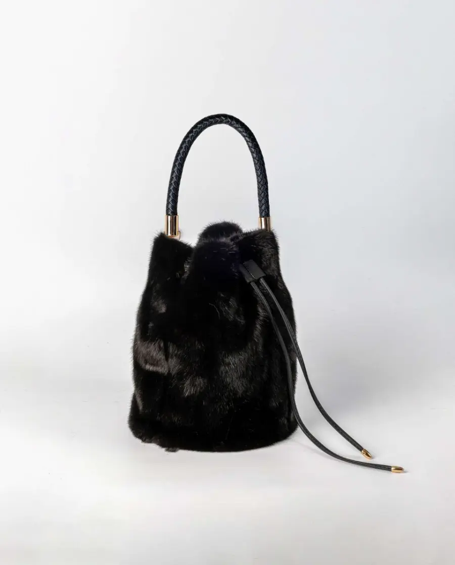 Bolso de pelo de zorro, visón y napa con asa bandolera