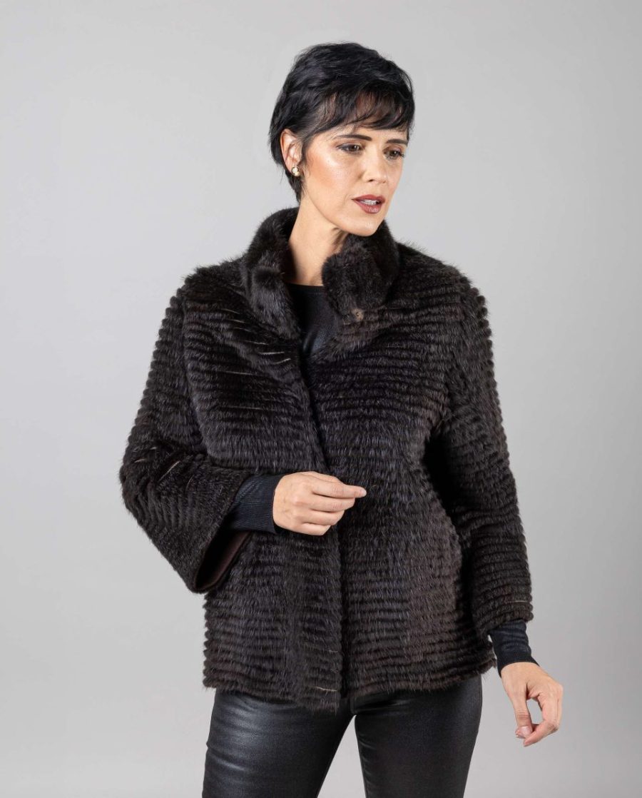 Chaqueta de mujer de pelo de rat mousquet con cuello levantado